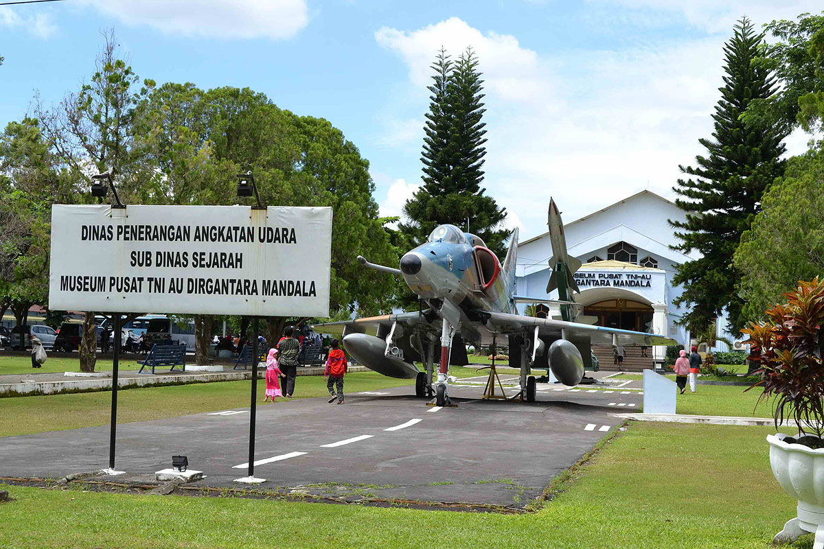 TT-0407 Douglas A-4E Skyhawk