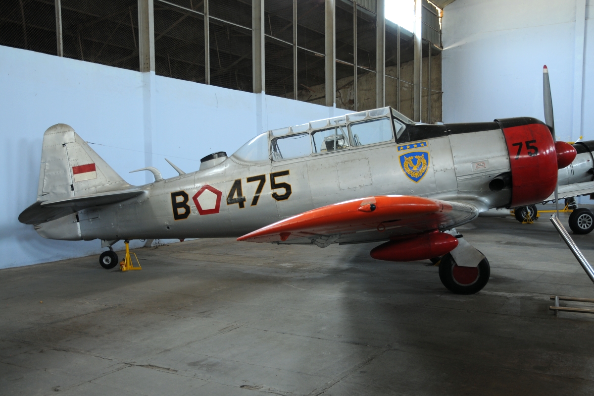 Noorduyn Harvard  IIB B-475 Indonesian Air Force