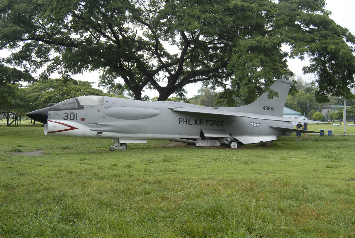 48661/301 Vought F-8H Crusader