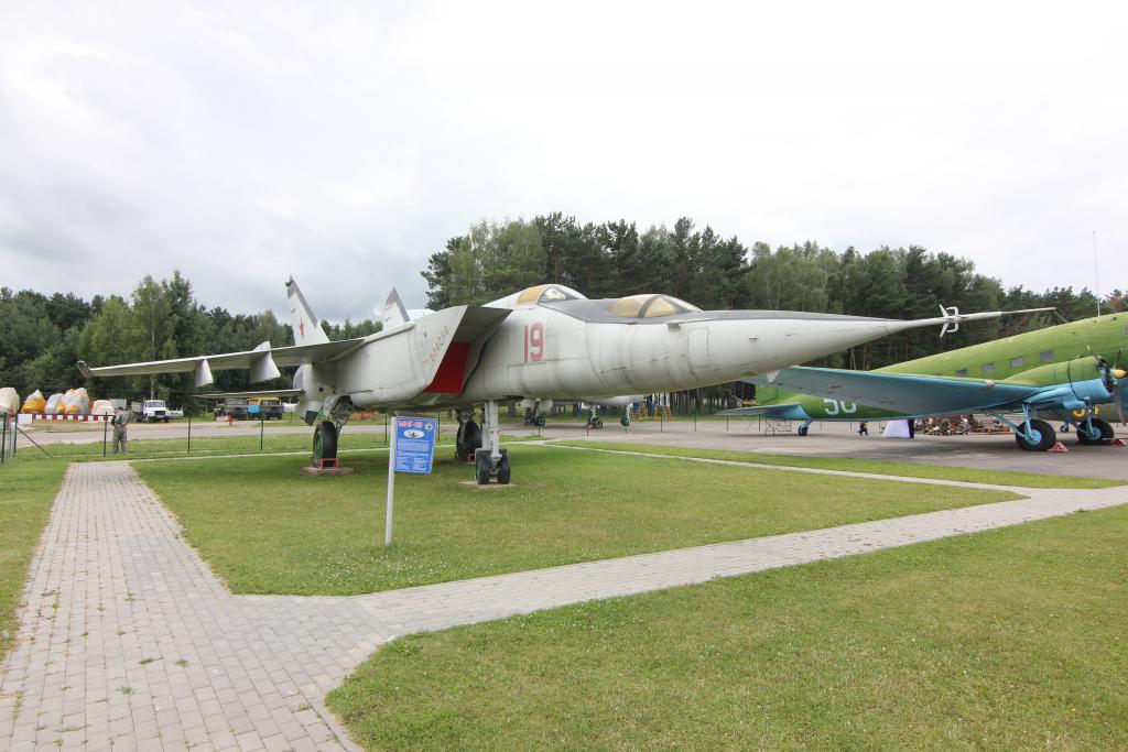 Mikoyan Gurevich MiG-25PU 19 Sovjet Air Force