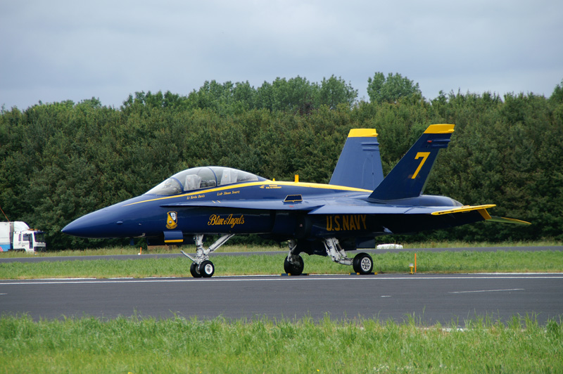 161746/7 McDonnell Douglas F/A-18B Hornet of the Blue Angels