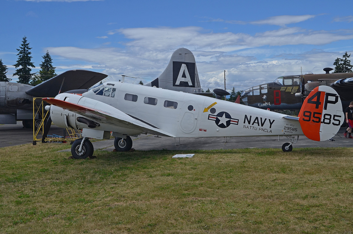 Beech RC-45J Expeditor N585PB/29585/4P US Navy